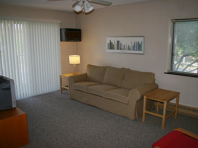 Crestview Apartments — Photo 19