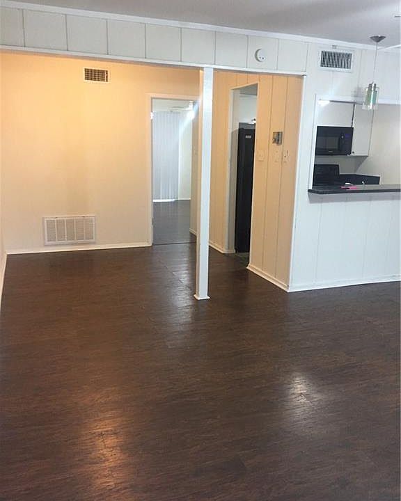 1st image of 2808 Throckmorton St APT 103