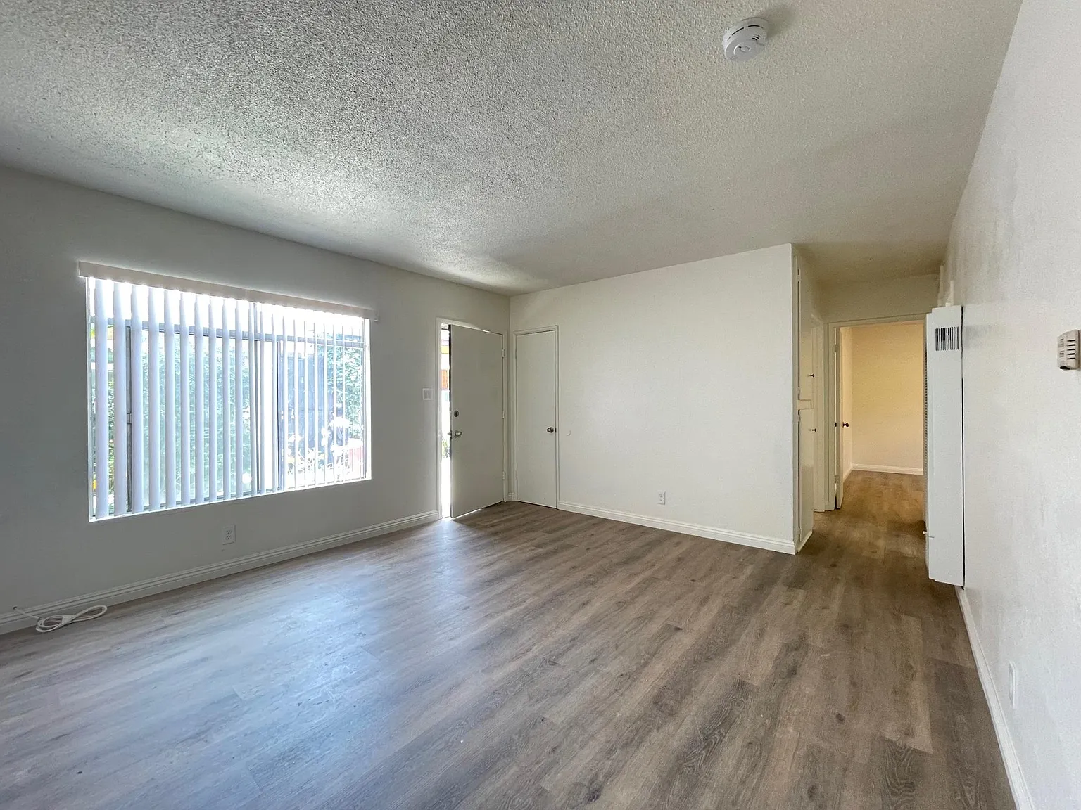 2 bed, 800 sqft, $1,900 — Photo 4