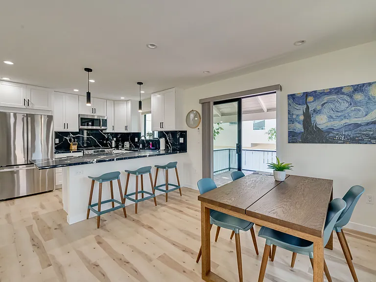 918 N San Vicente Blvd #D — Photo 3