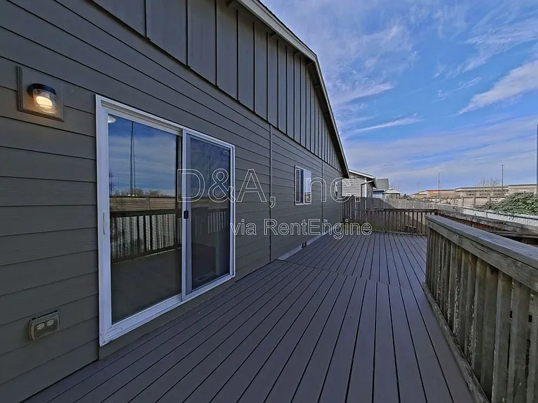 4373 Mackinaw Ave SE — Photo 17