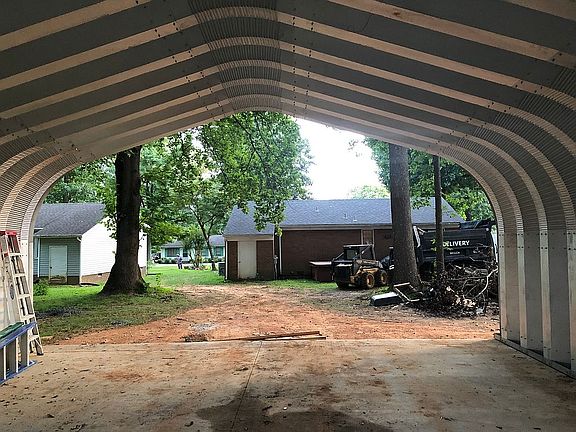 5th image of 2426 Evergreen Ave