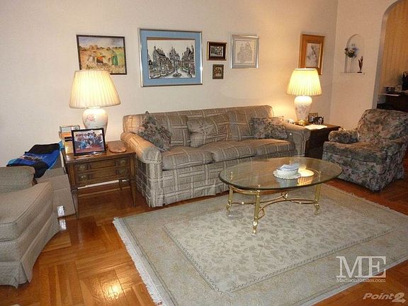 LARGE FORMAL LIVING ROOM..