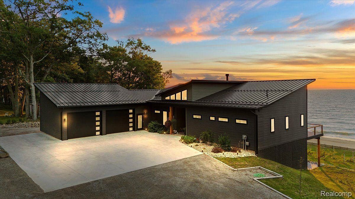 909 S Us Highway 23, Harrisville, MI 48740 | Zillow