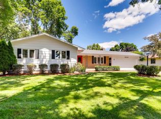 8520 23rd Ave N, Golden Valley, MN 55427