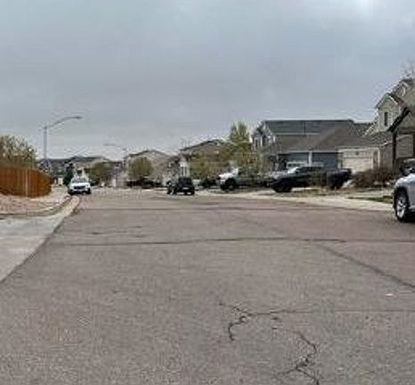 Exterior Neighborhood (street photo)