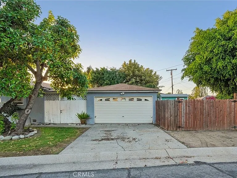 11045 Howard St — Photo 19