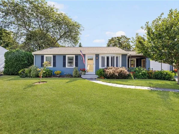 115 Beverly Rd, Riverside, RI 02915