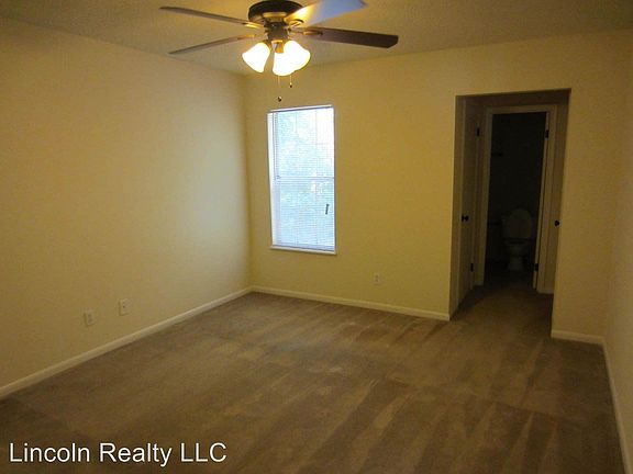 4th image of 10 Wooddale Dr APT A