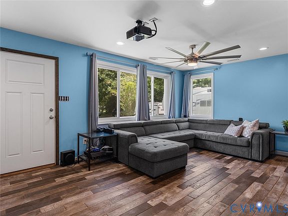 3rd image of 21868 King William Rd