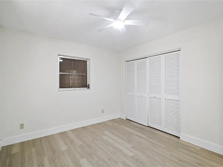 1028 Lillian St — Photo 12