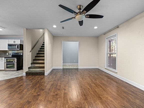 4th image of 1073 Willow Oaks Dr