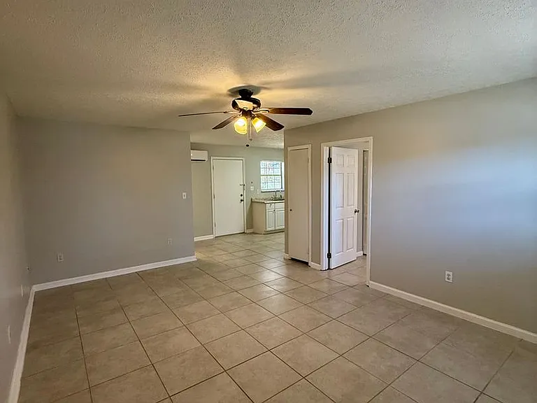 802 Old McGinley Dr — Photo 6