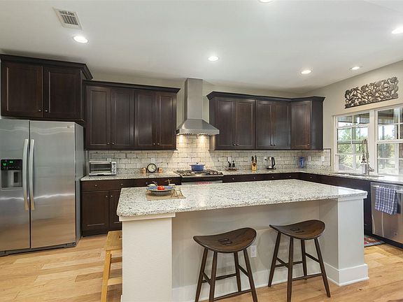 5th image of 8585 Salt Grass Dr