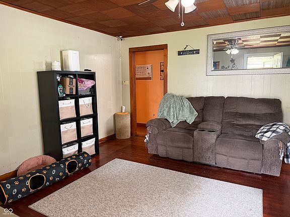5th image of 322 E 7th St
