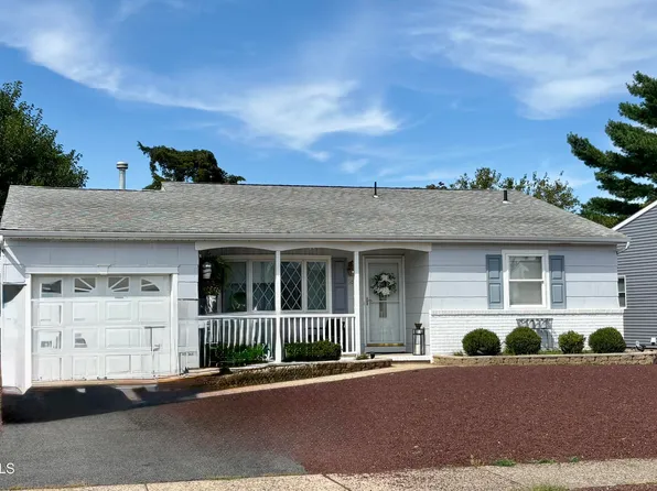 56 Carlisle Road, Toms River, NJ 08757