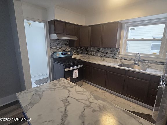 4th image of 518 Colima Dr