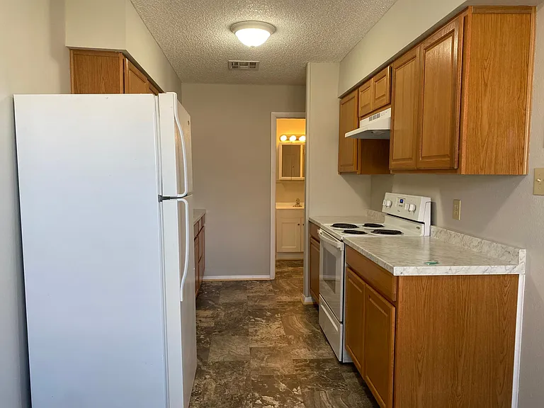 209 S Fort St #13 — Photo 4