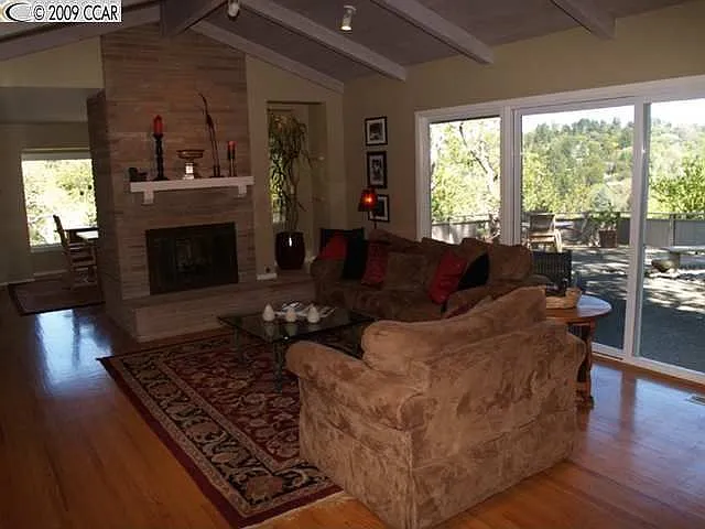 14 Fern Way photo 1