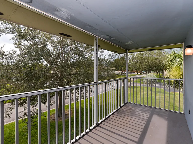 8 Lake Vista Trl #205 — Photo 15