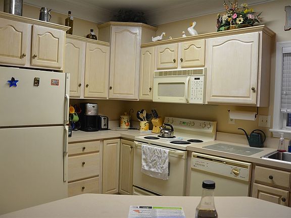 4th image of 1453 Haven Ave #1