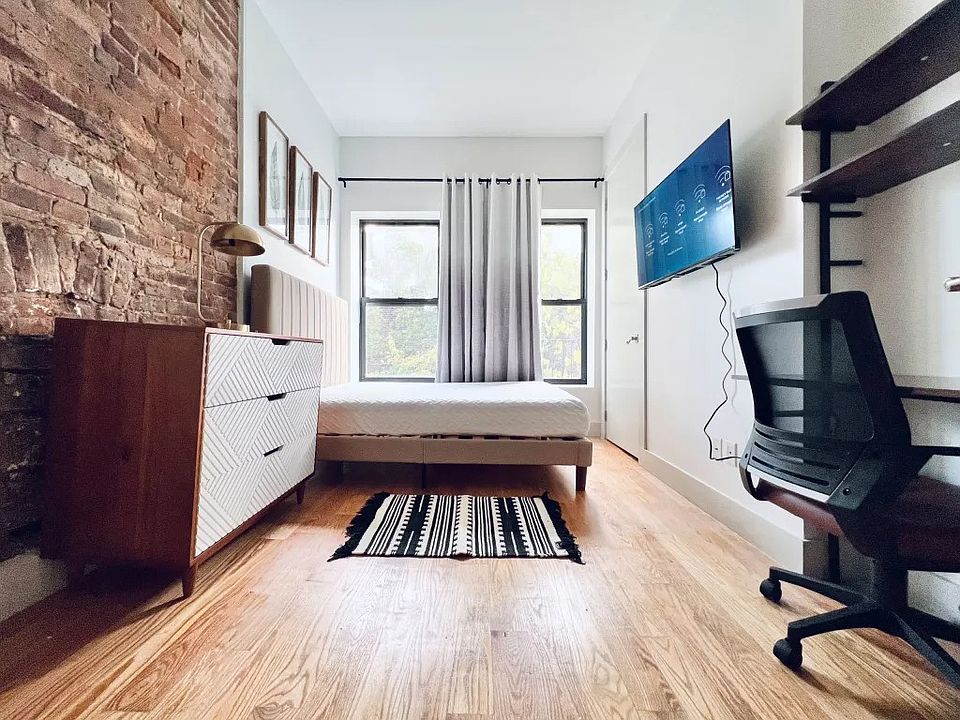 1st image of 892 Myrtle Ave #269