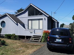 369 W 2nd St, Yachats, OR 97498