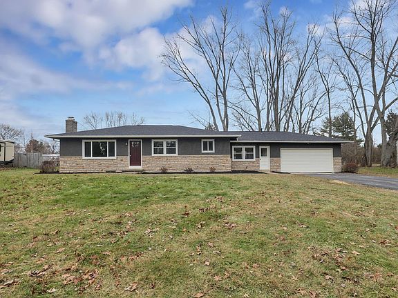 3rd image of 350 Lorraine Dr