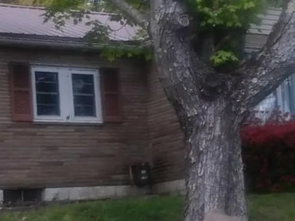 500 Maxwell Dr, Titusville, PA 16354