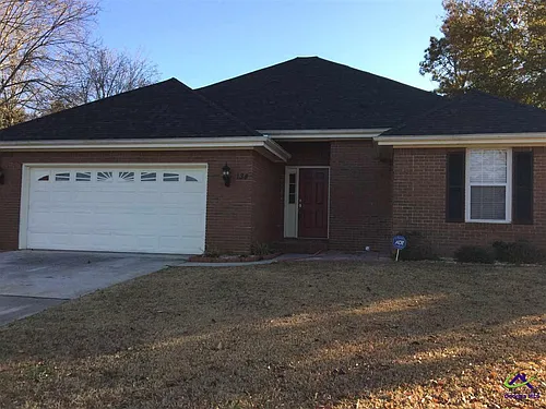 138 Salem Dr Photo 1