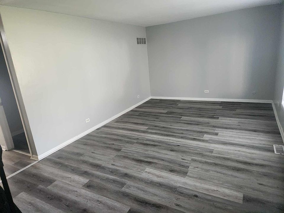 1st image of 2284 Windsor Ln