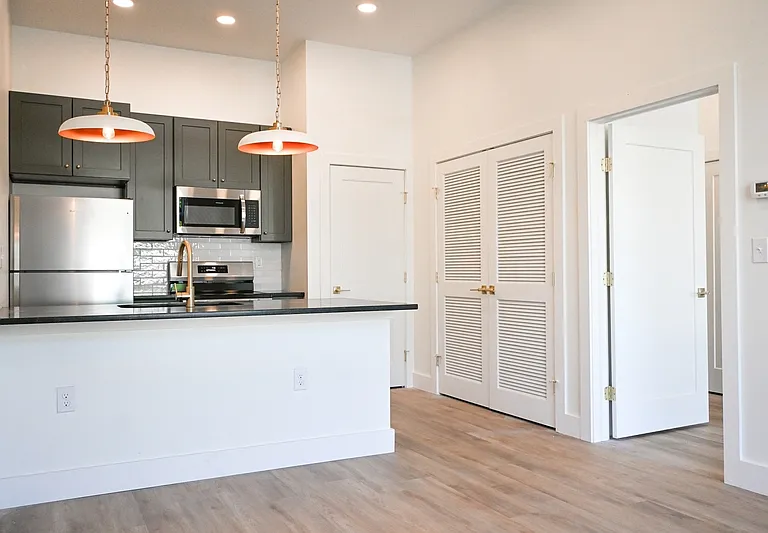 2307 Bedford Ave #5 — Photo 2