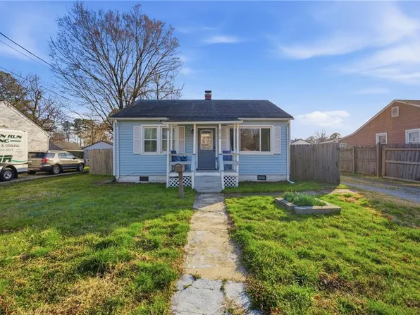 2712 Mark St, Chesapeake, VA 23324