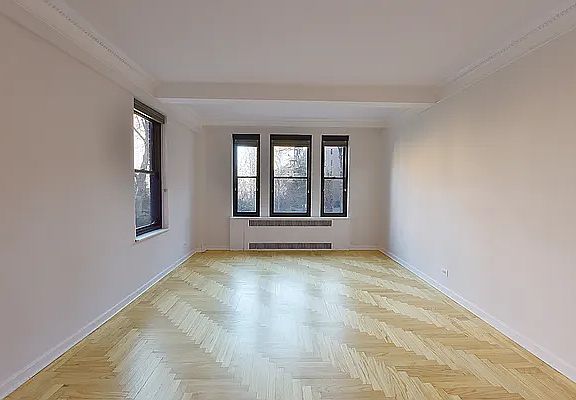 4th image of 57 Park Ter E APT B28