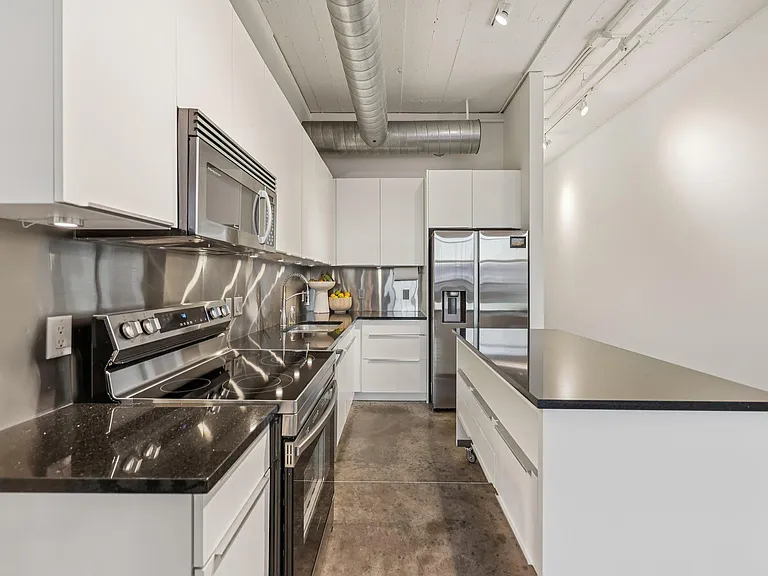2929 Chicago Ave #1105 — Photo 11