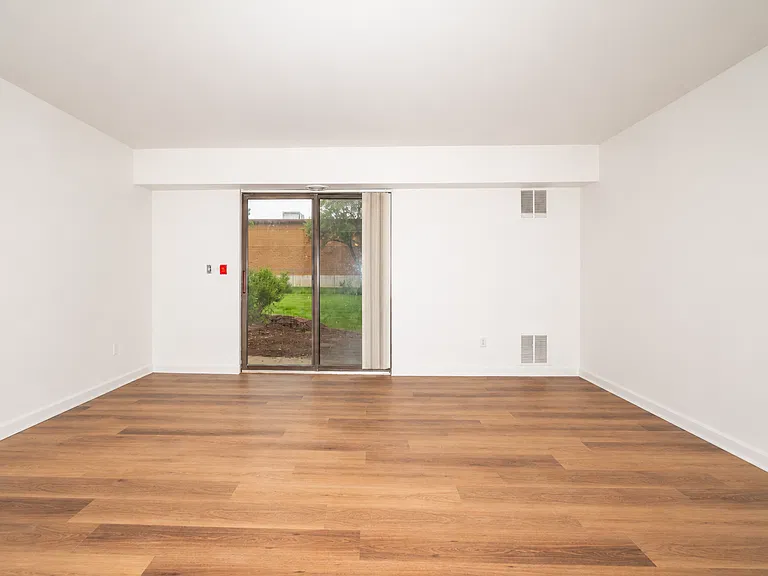 31 Hart Rd #2 — Photo 3
