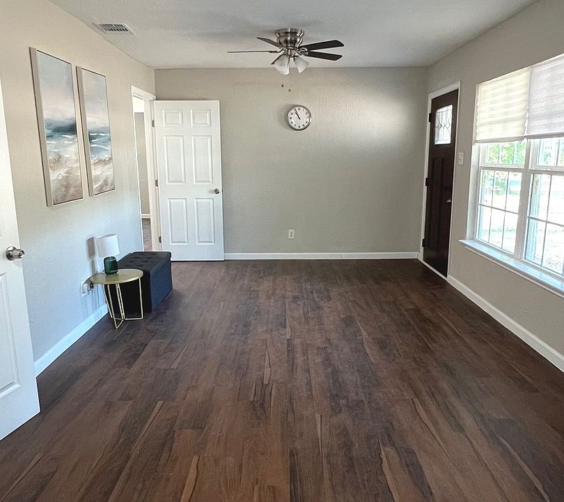 1st image of 130 Loma Park