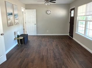 130 Loma Park Dr, San Antonio, TX 78228