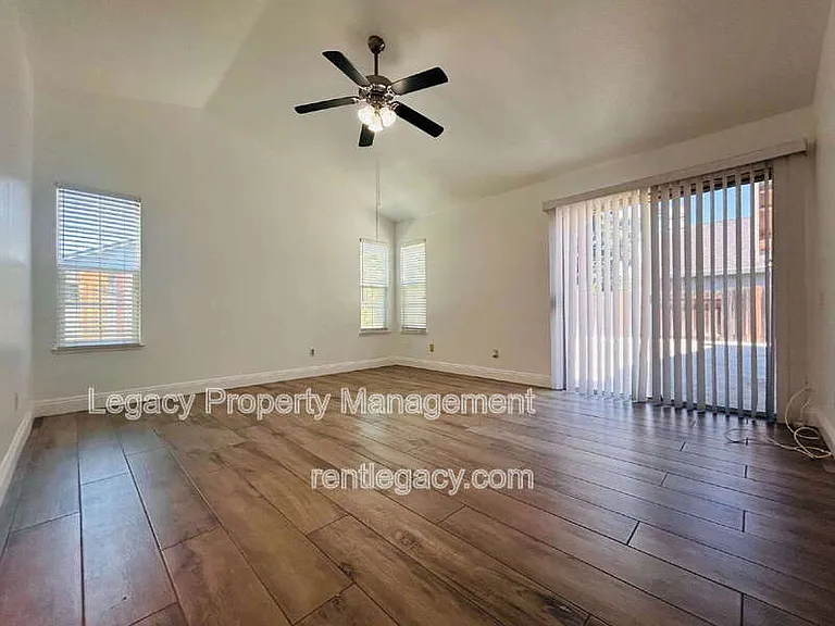 3047 Mill Oak Way — Photo 18