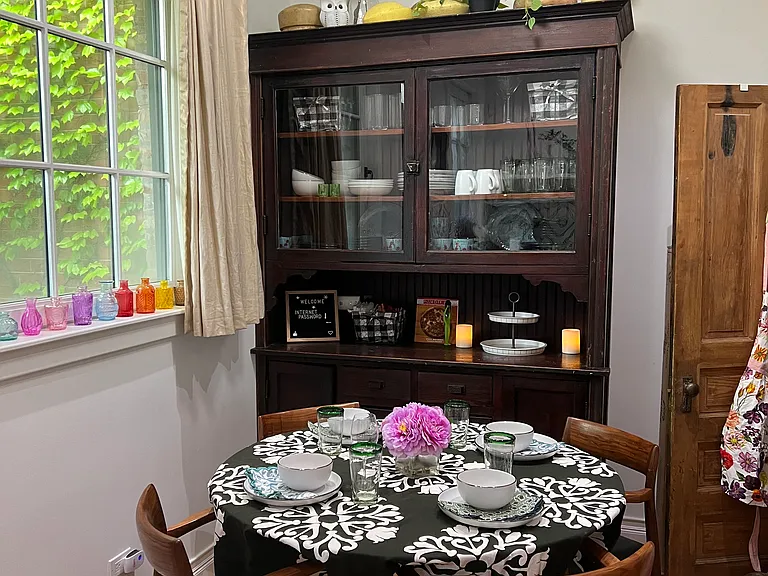 1635 N Wolcott Ave — Photo 18