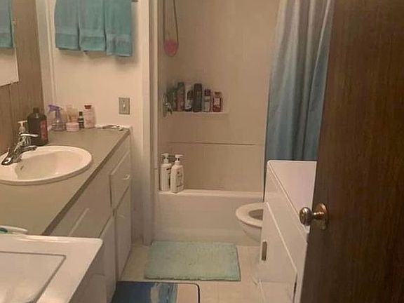 Bathroom with washer/dryer