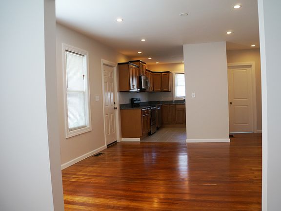 3rd image of 22 Bradley St #22