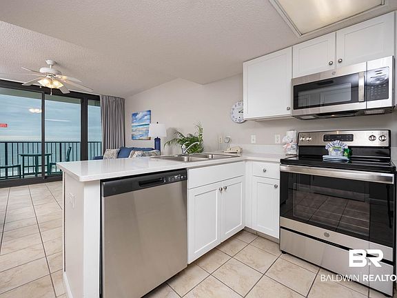 4th image of 533 W Beach Blvd #503