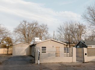 110 Barcelona Cir SW, Albuquerque, NM 87105