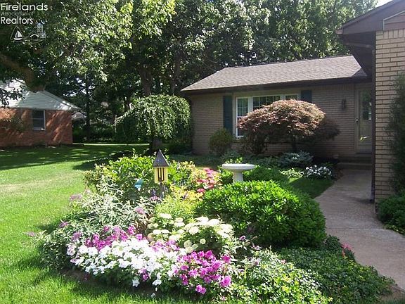 2nd image of 3713 N Delwood Dr