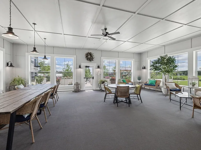 The Hendrickson — Photo 18