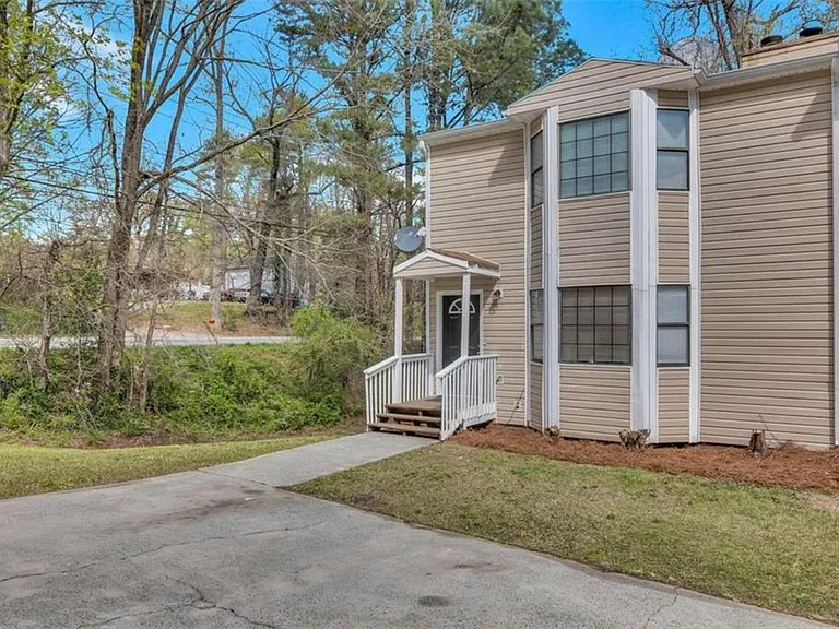 2099 Valley Oaks Dr SE — Photo 25