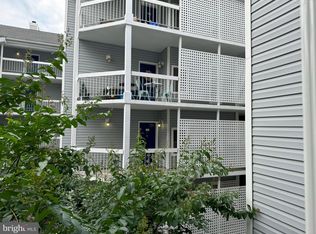 3176 Summit Square Dr #4-C12, Oakton, VA