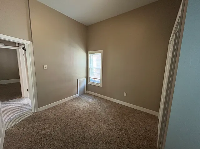 1668 N Van Buren St — Photo 17