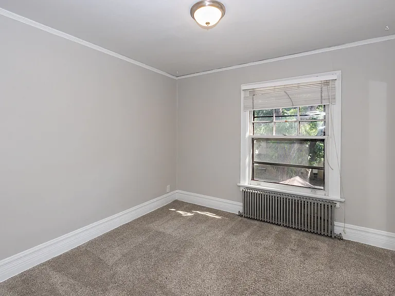 1137 E 10th Ave — Photo 40